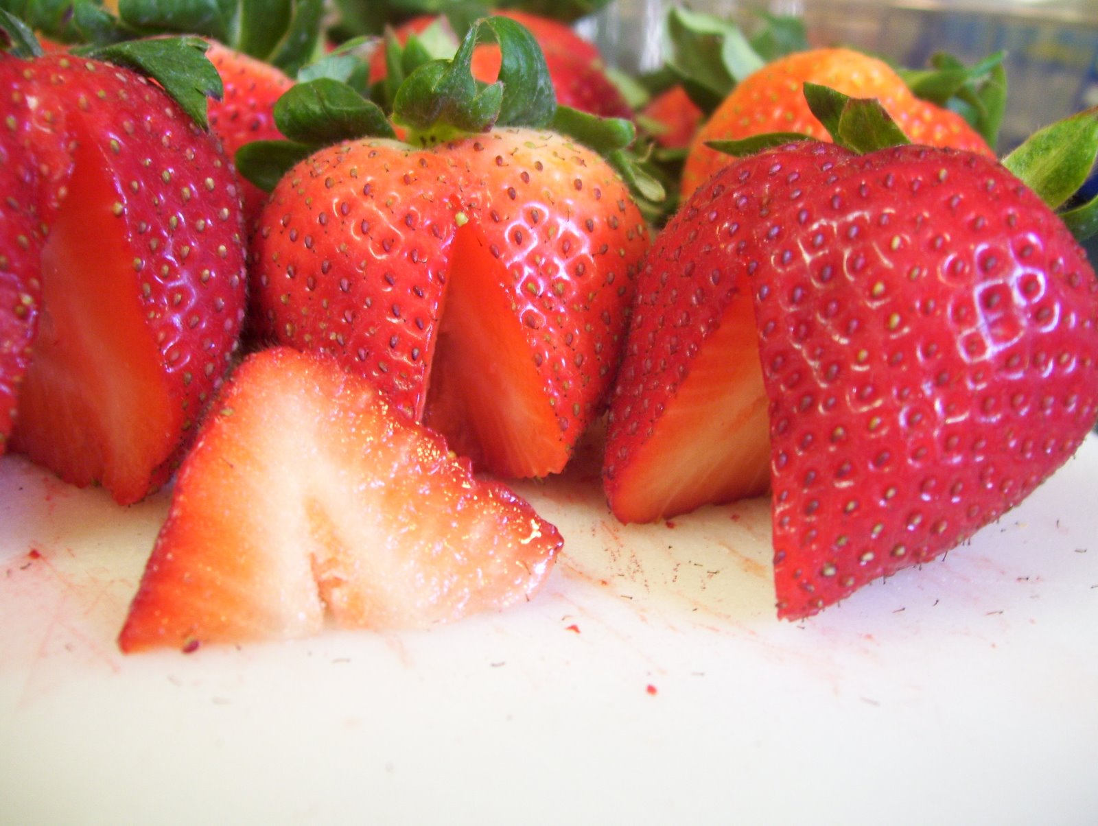 [strawberries+001.jpg]