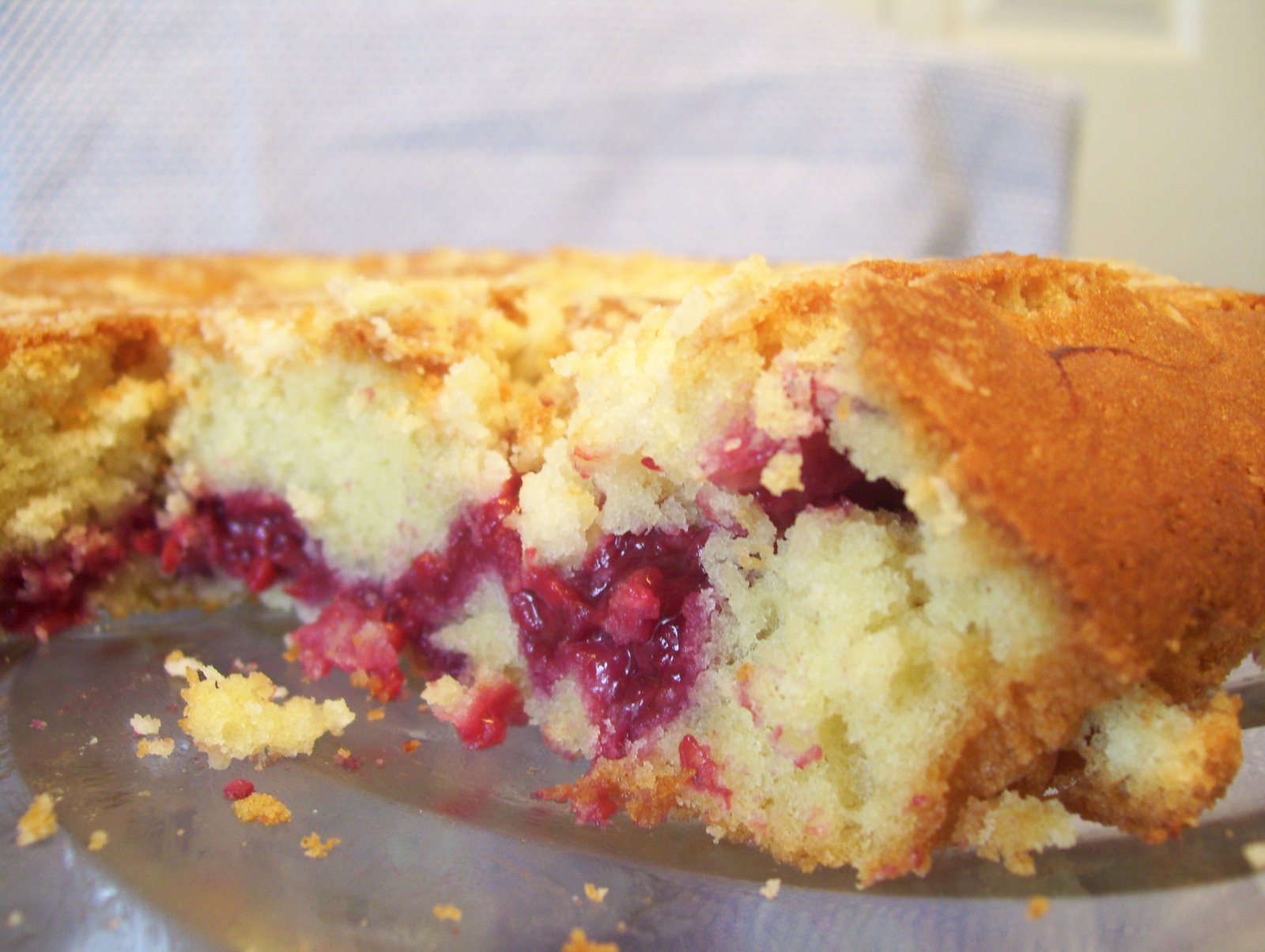 [rasp+tea+cake+007.jpg]