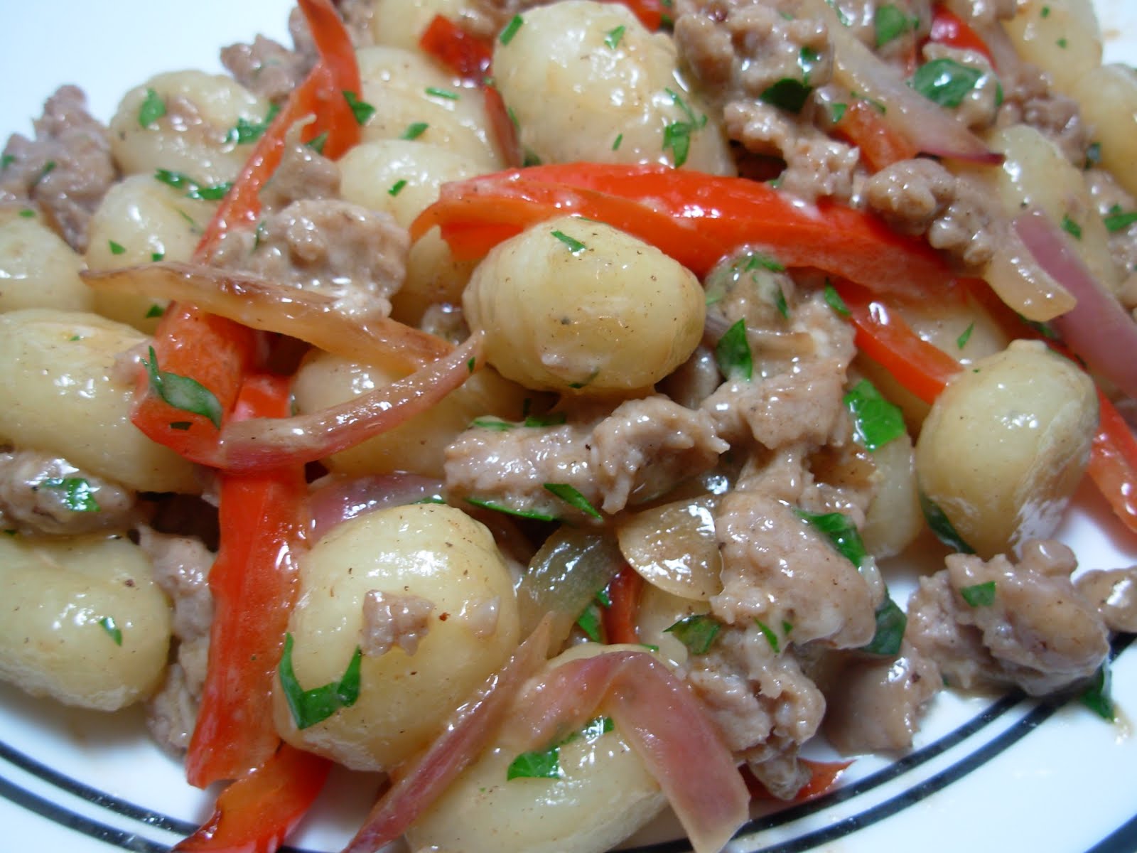 Honk If You Love Food: Gnocchi with Chicken Sausage, Bell Pepper, and