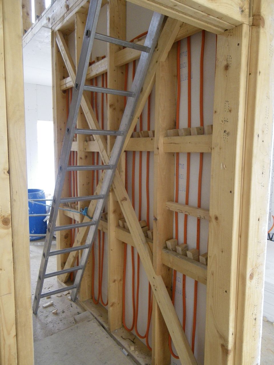 5253 Build Wall Heating Pipes