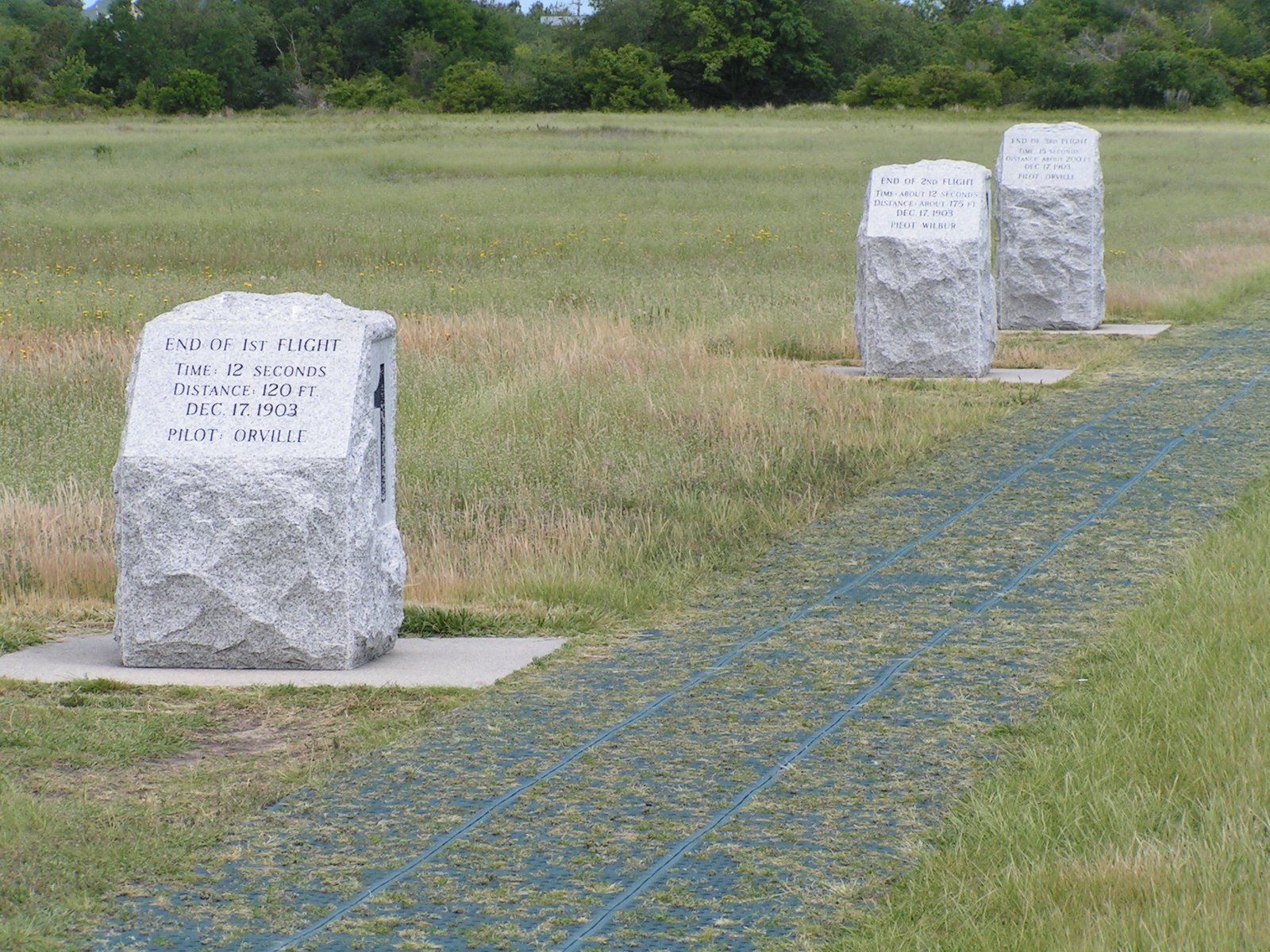 [Kitty+Hawk-Wright+Mem-Ft+Raleigh+058.JPG]