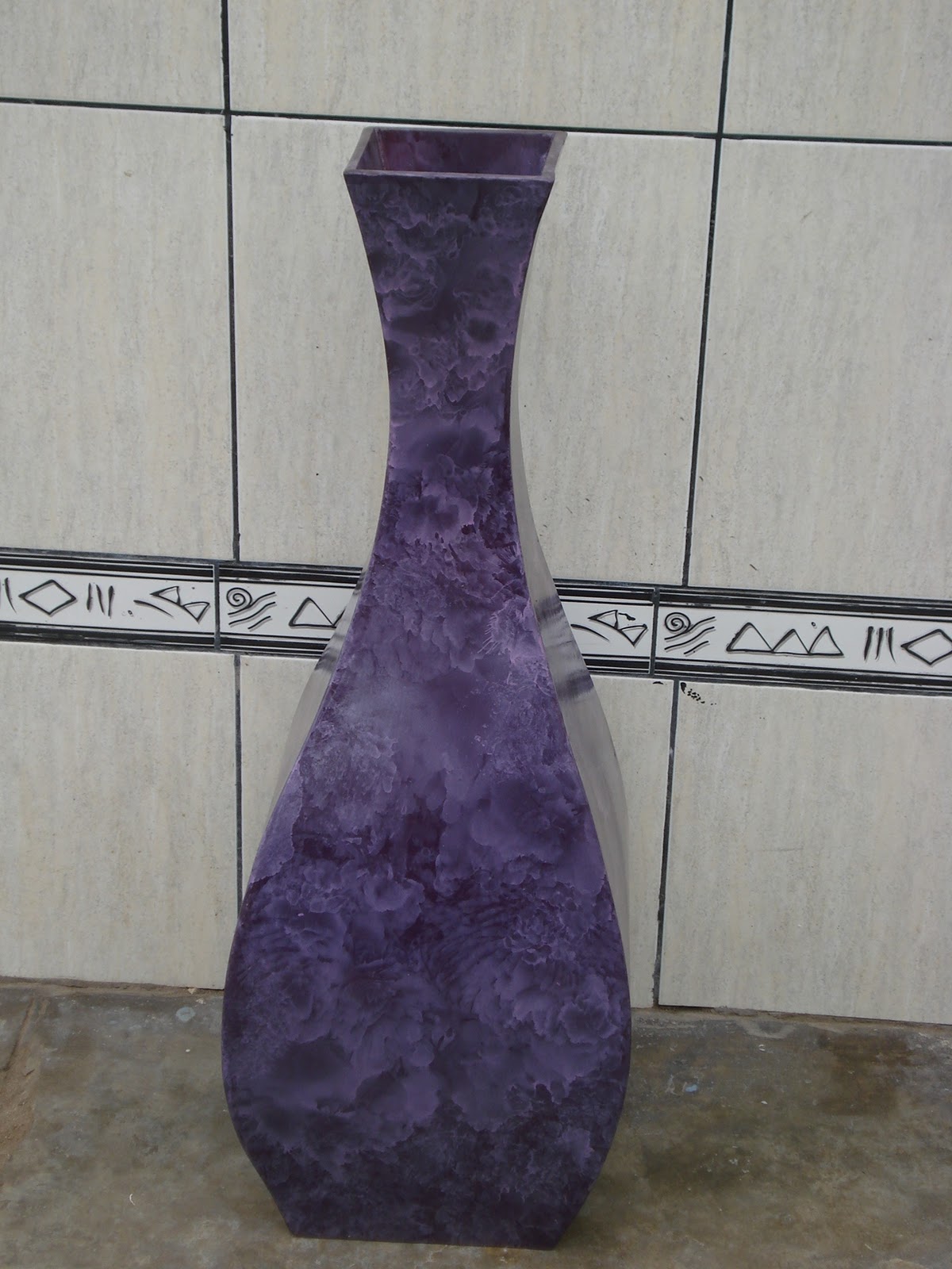 MANUEL VILCHEZ JARRONES DE MADERA CON DISEÑO