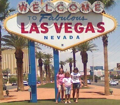 [vegasgirls.jpg]