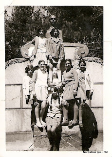 Candelarias en la fuente del parque de Candelario Salamanca años 70