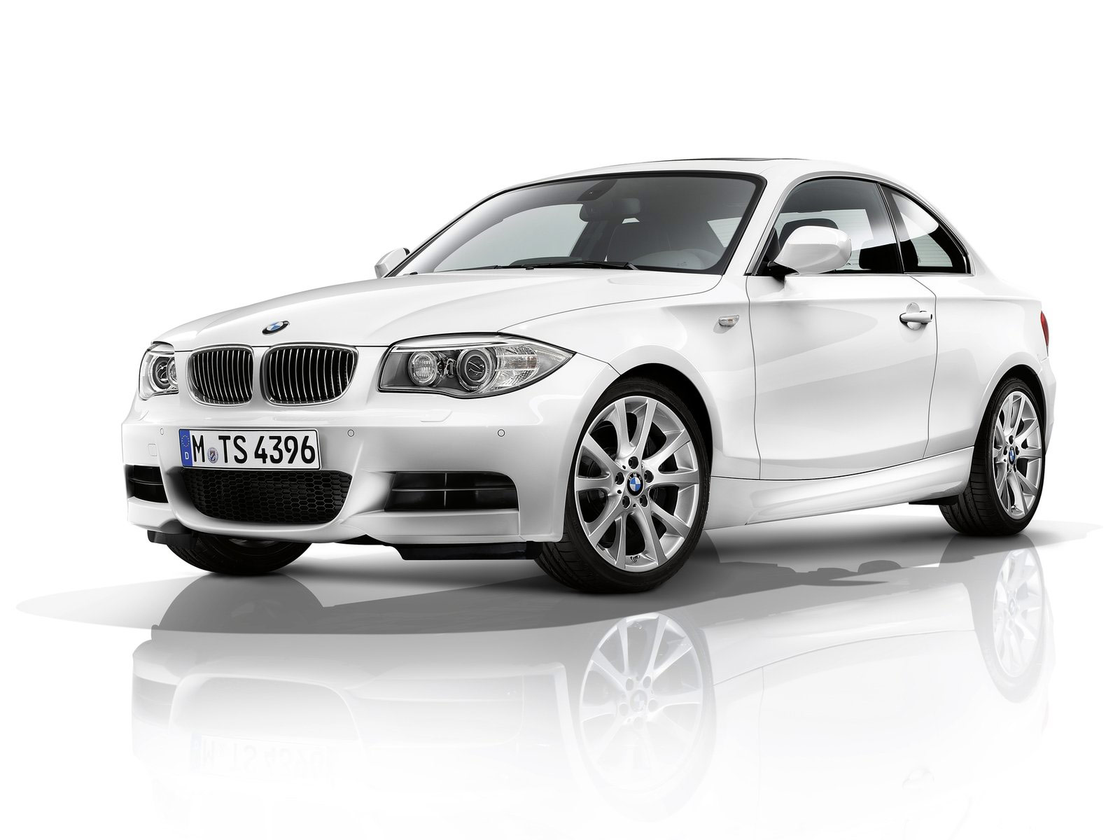 Bmw 1 series active e model year 2011 price