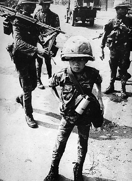 robert+capa+vietnam.jpg