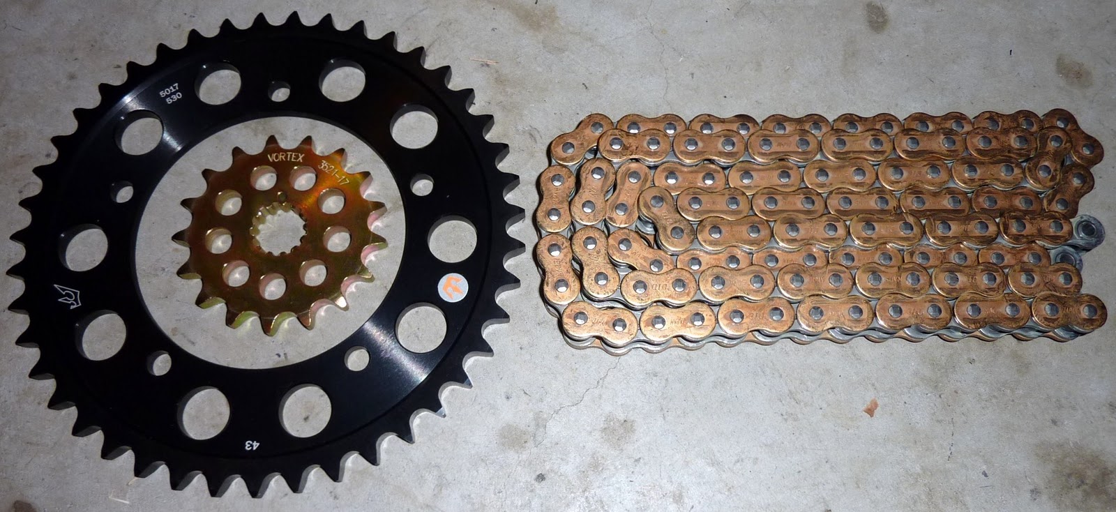 BikeTech7 New chain and sprockets for the GSXR