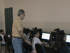 AULA NO LABORATÓRIO DE INFORMÁTICA