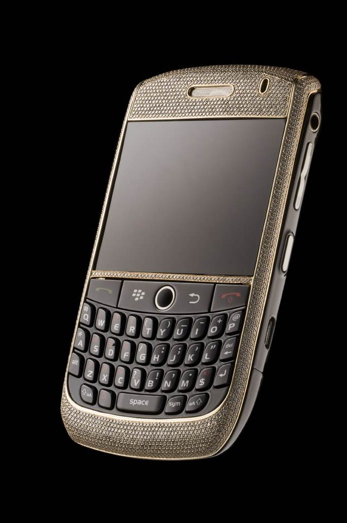Lifestyle Cafe World’s Most Expensive Diamond Encrusted BlackBerry for