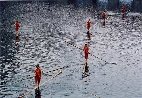 [the_expert_to_cross_the_river_9.jpg]