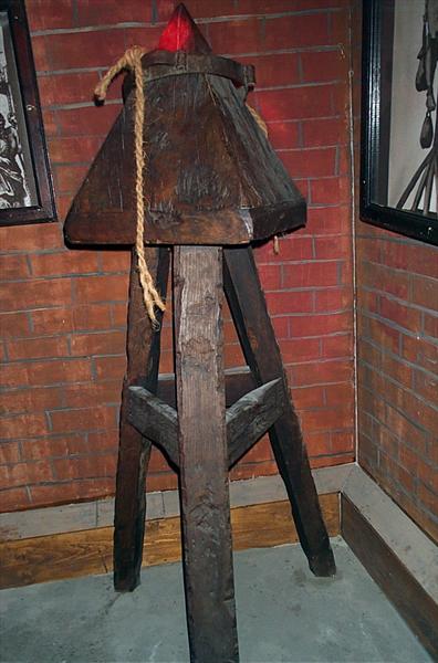 [Instruments_of_Torture_22.jpg]