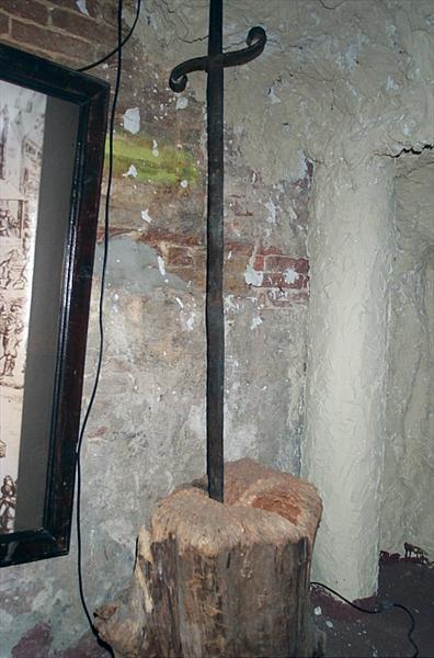 [Instruments_of_Torture_24.jpg]