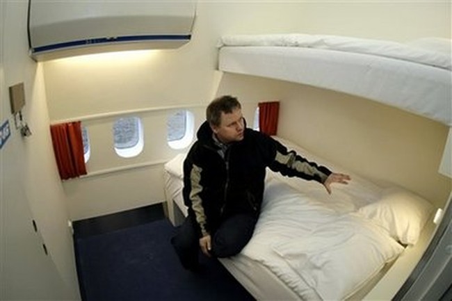 [Jumbo-Jet-Hostel-06.jpg]