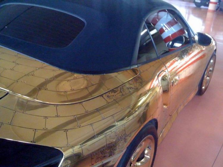 [golden_porsche_09.jpg]