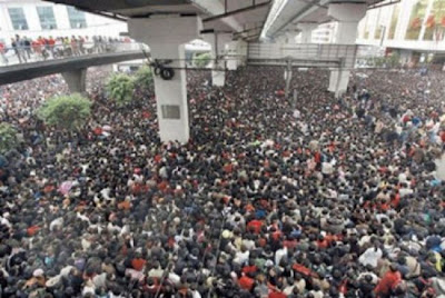 crowded train stations in china 04 Inilah Antrian Terpanjang di Dunia !