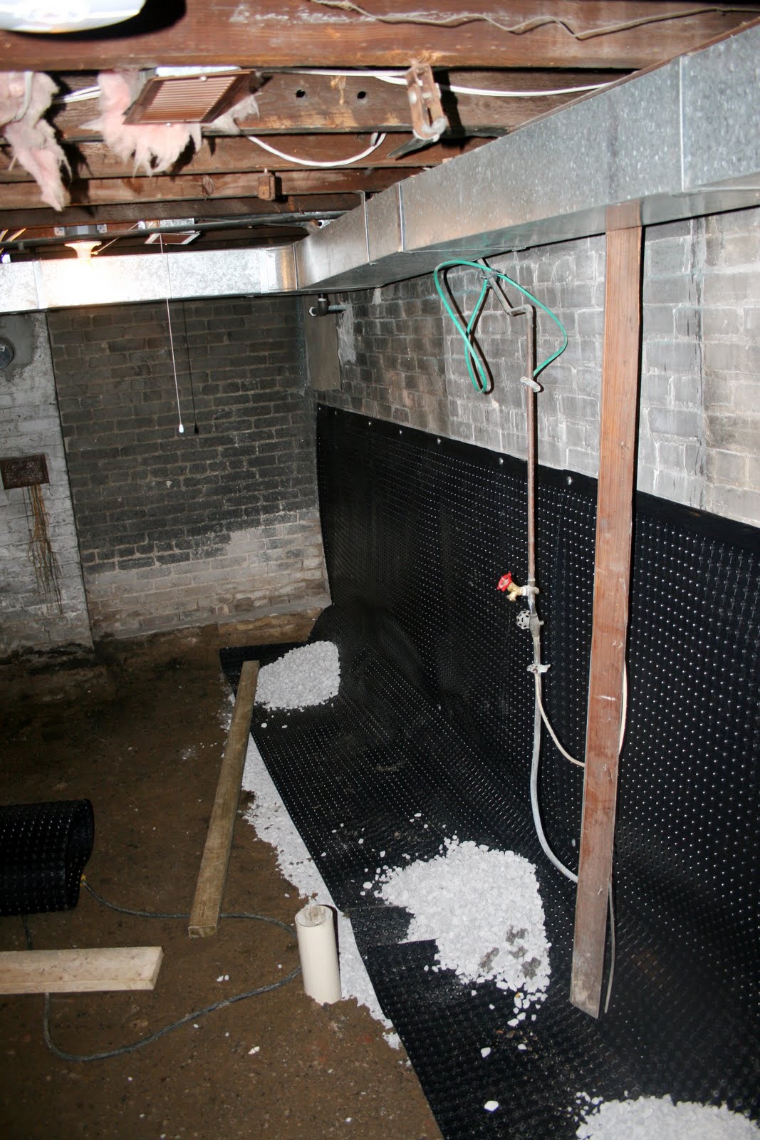 Yellow Wallpaper: Basement Phase 4: Weeping Tile and Gravel weeping tile installation diagram 