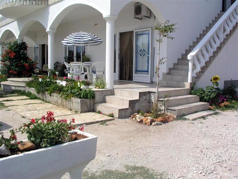 Villa Maria apartments Barišić ( island Vir ) "White" (studio)