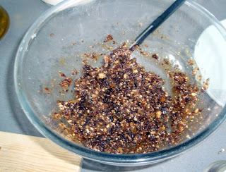 elaboración de las bolitas de frutas secas y miel