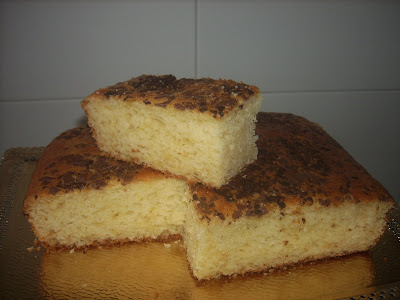 Bizcocho de leche condensada y yogurt
