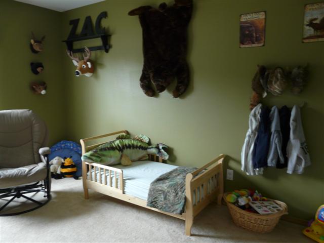 [Zachary's+New+Bed+011+(Small).jpg]