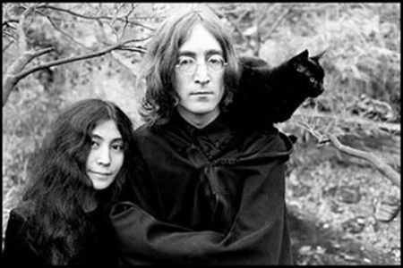 [famous_people_and_their_cats_46.jpg]