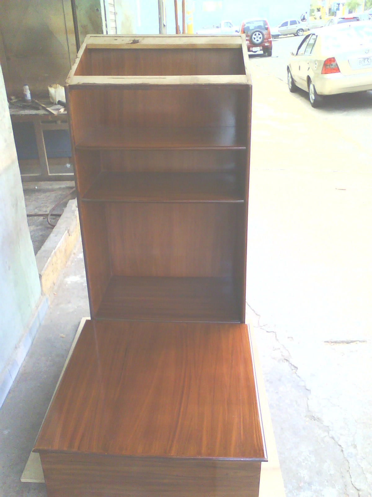 CARPINTERIA LEON MUEBLE PARA CHARLAS Y DISCURSO