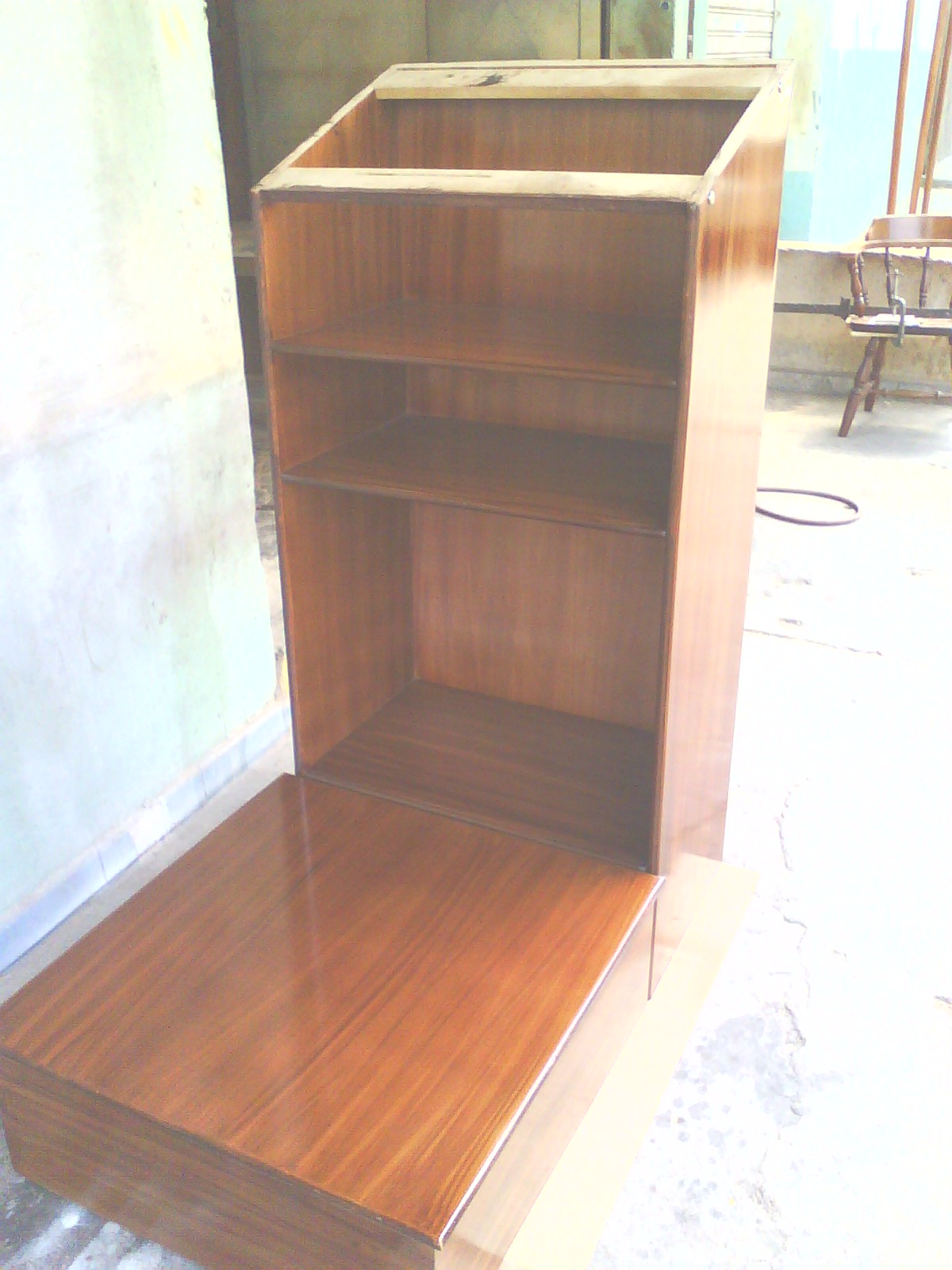 CARPINTERIA LEON MUEBLE PARA CHARLAS Y DISCURSO