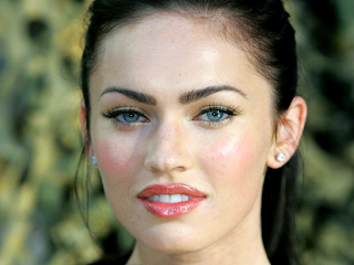 Beautiful Megan Fox Blue Eyes Natural Look Make Up Wallpaper