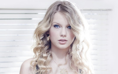 Awesome Beauty Taylor Swift Wallpaper