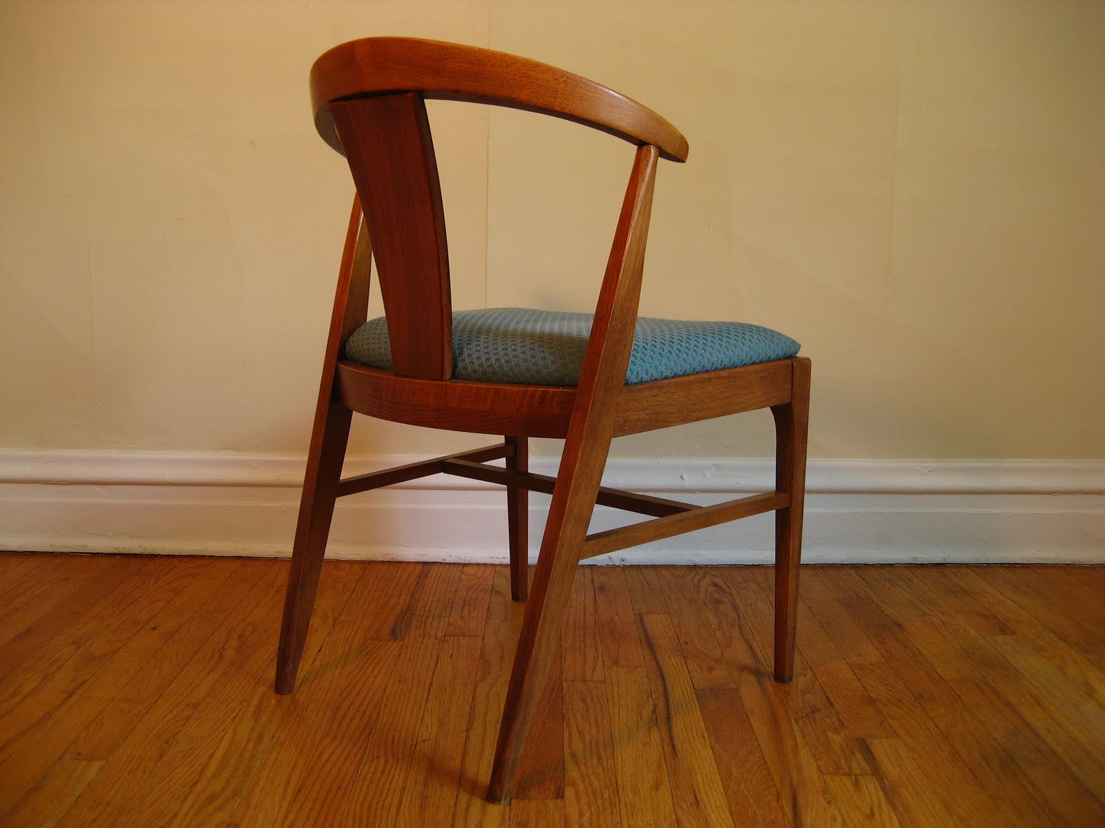 flatout design: Mid Century Modern Dining Chairs