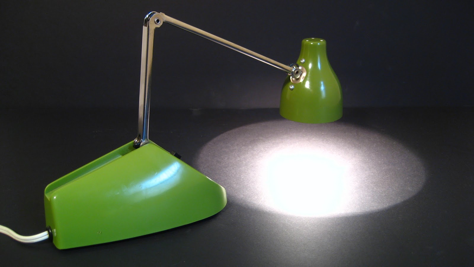 flatout design Hamilton Desk Lamp