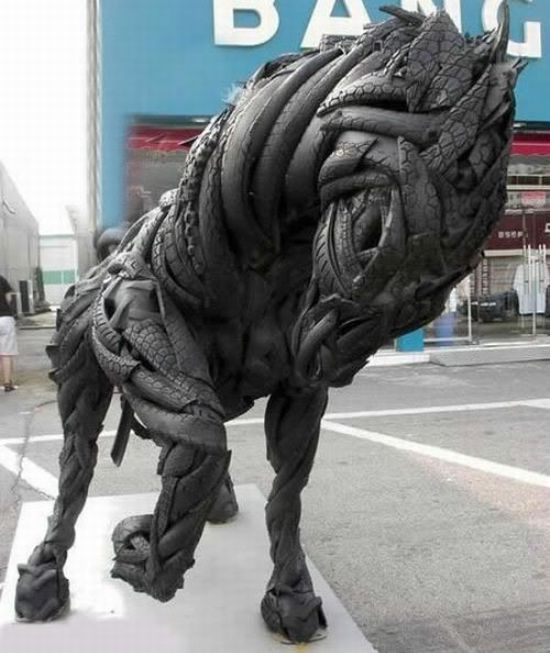 [art-sculptures-from-rubber-tires_iC5hk_11446.jpg]
