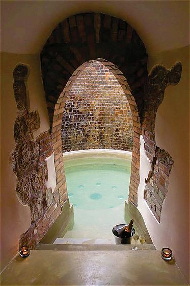 linenandlavender.net: "Nesting Instinct" and Hotel Feature ...