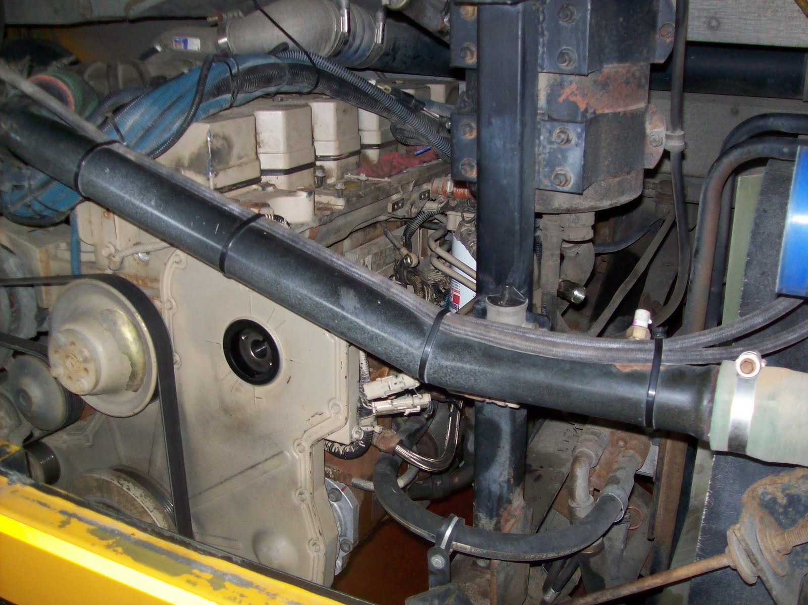 School Bus Mechanic: Cummins ISC Diesel Engine Fuel In Oil Repair.