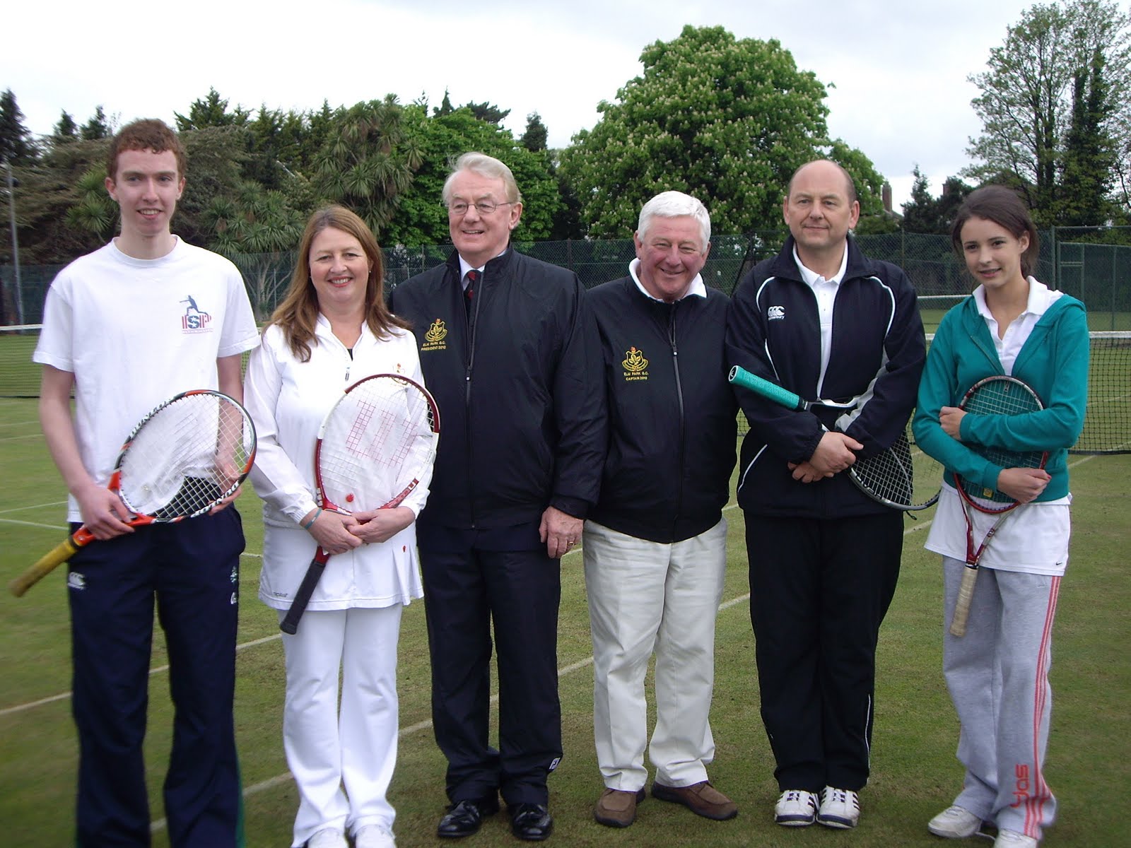 Elm Park Tennis Club CAPTAINS' SERVE IN