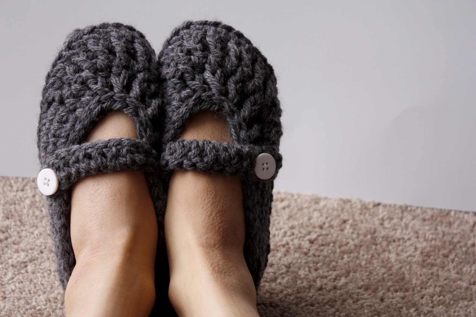 Free Crochet Pattern - Easy Adjustable Slippers from the Slippers