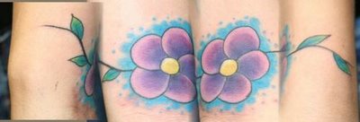 Fotos de tattoos de flor en pie  japones