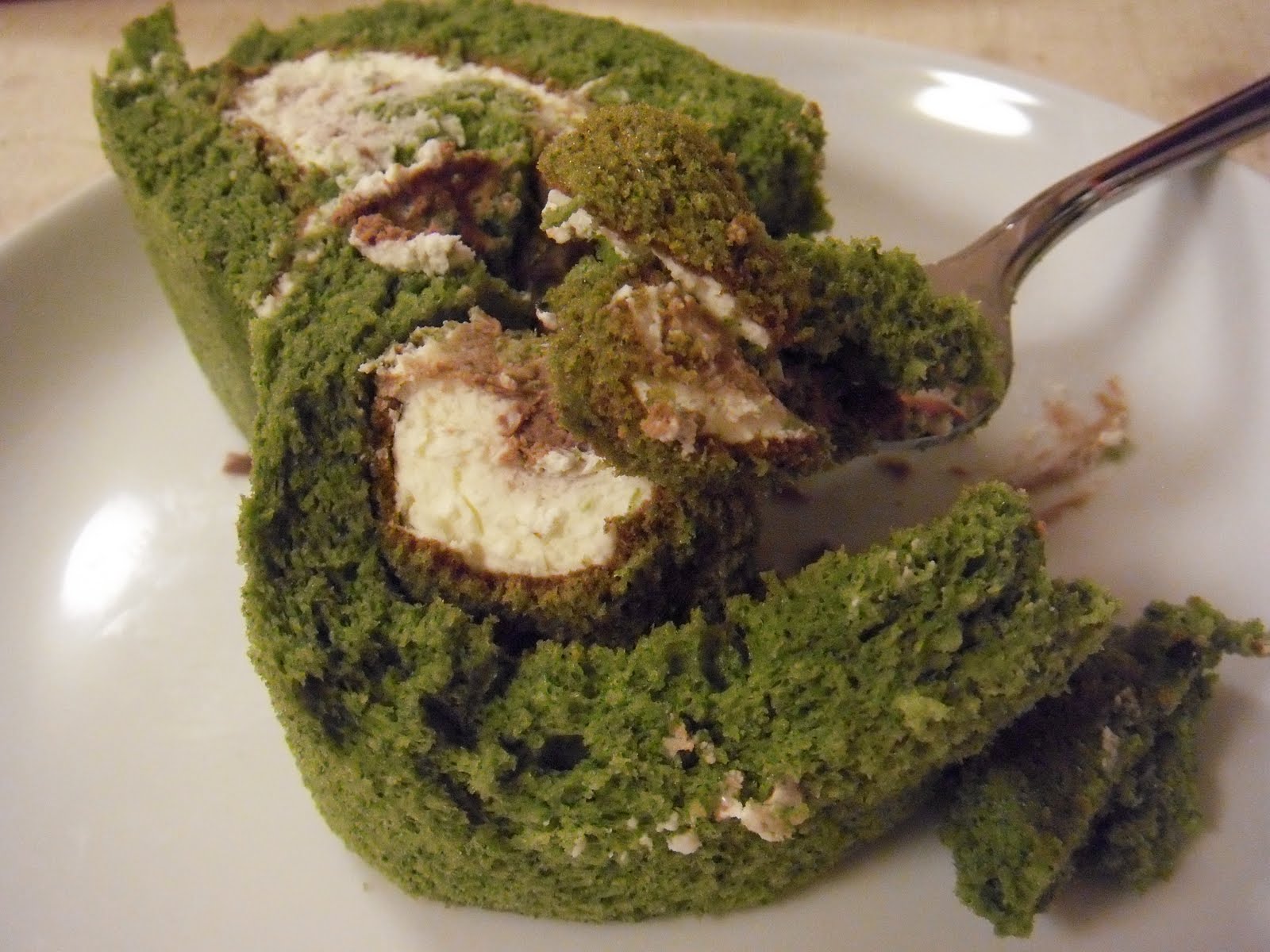 OISHINESS: Kyo Hayashiya - Green Tea Roll Cake