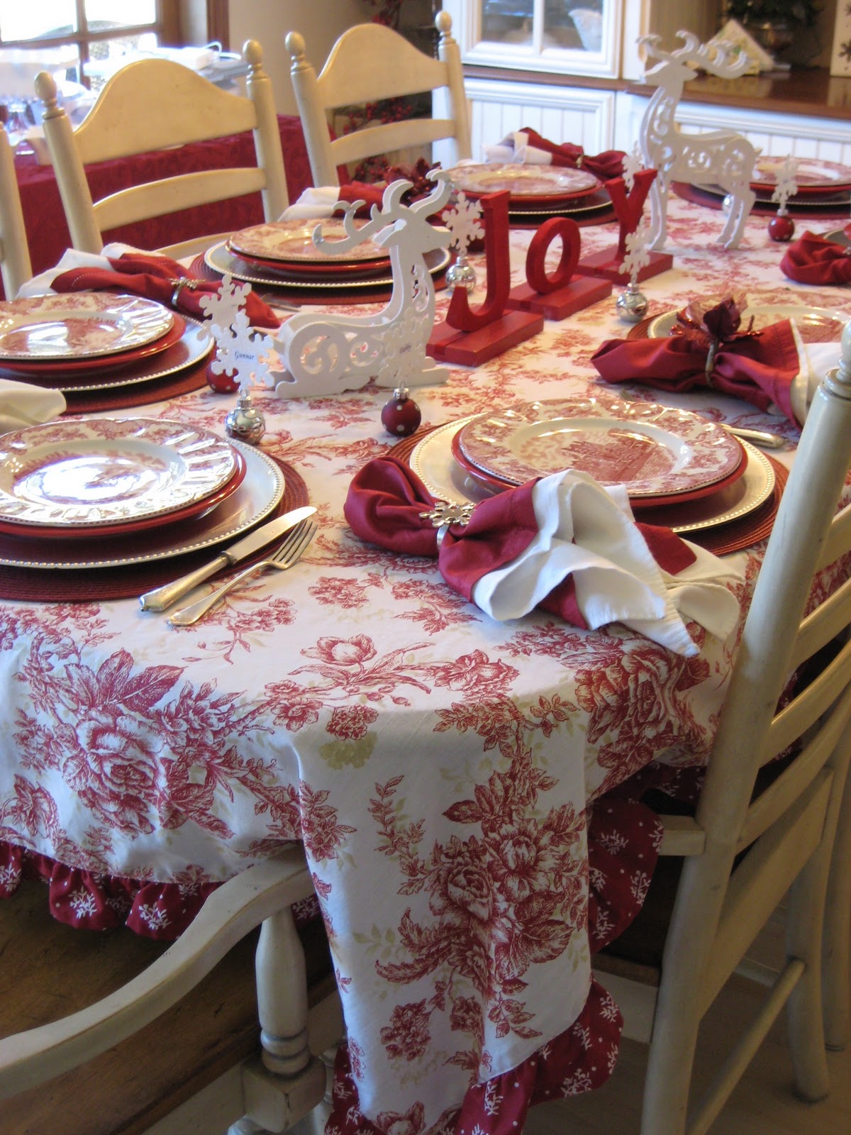 Christmas table settings, Christmas dining, Christmas table