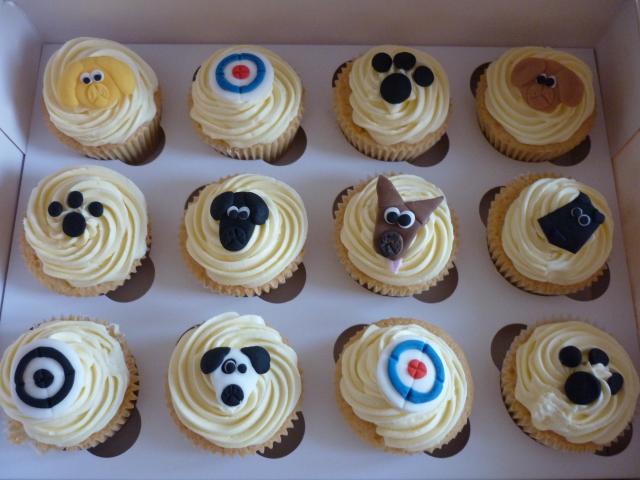 dog design cupcakes