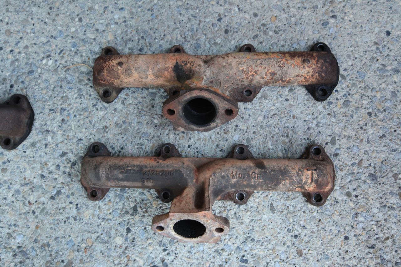 Myrtle - The 1964 Travco Motorhome: New 318 poly exhaust manifold!