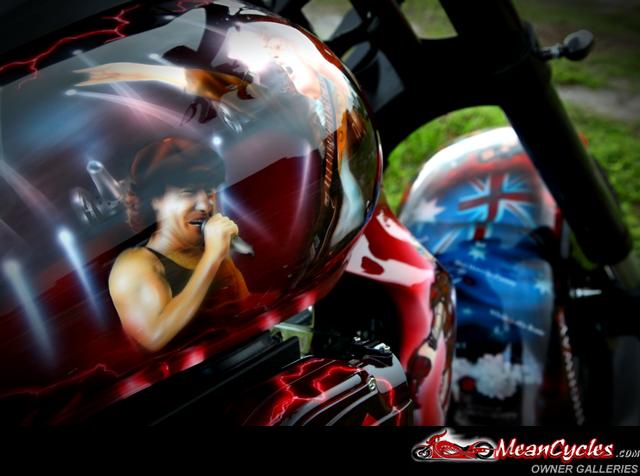 FOTO: La moto de un fanatico de AC/DC - VelocidadMaxima.com