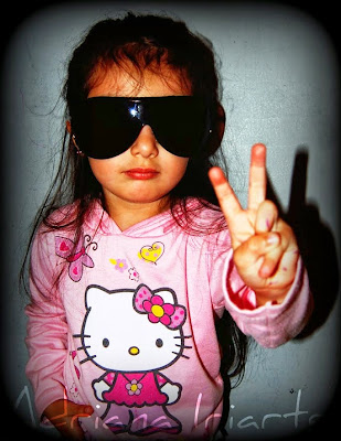 paz y amor. tattoo simbolo amor y paz.