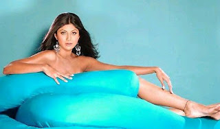Shilpa Shetty almost nude showing off her feet