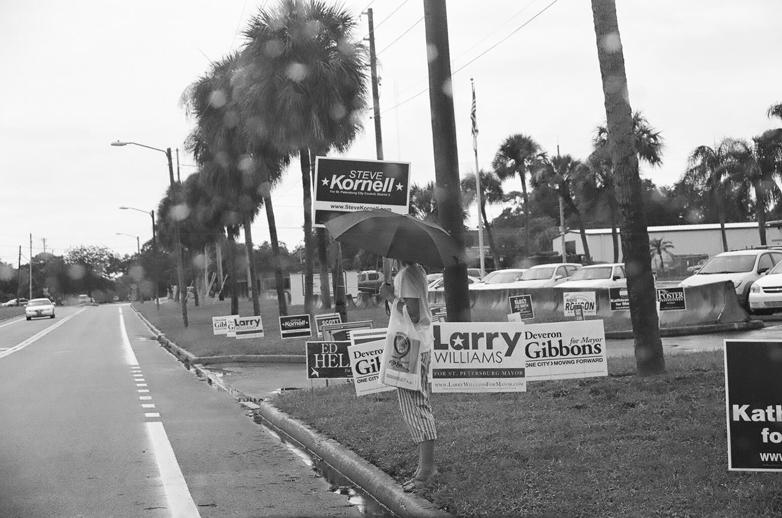 [Kornell+supporter+holding+sign.jpg]