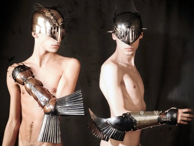 [Metal+Couture+_+Manuel+Albarran+04.jpg]