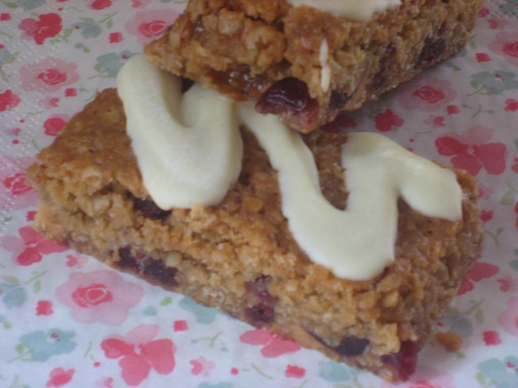 ♥ The Goddess's Kitchen ♥ Cranberry and White Chocolate Flapjacks