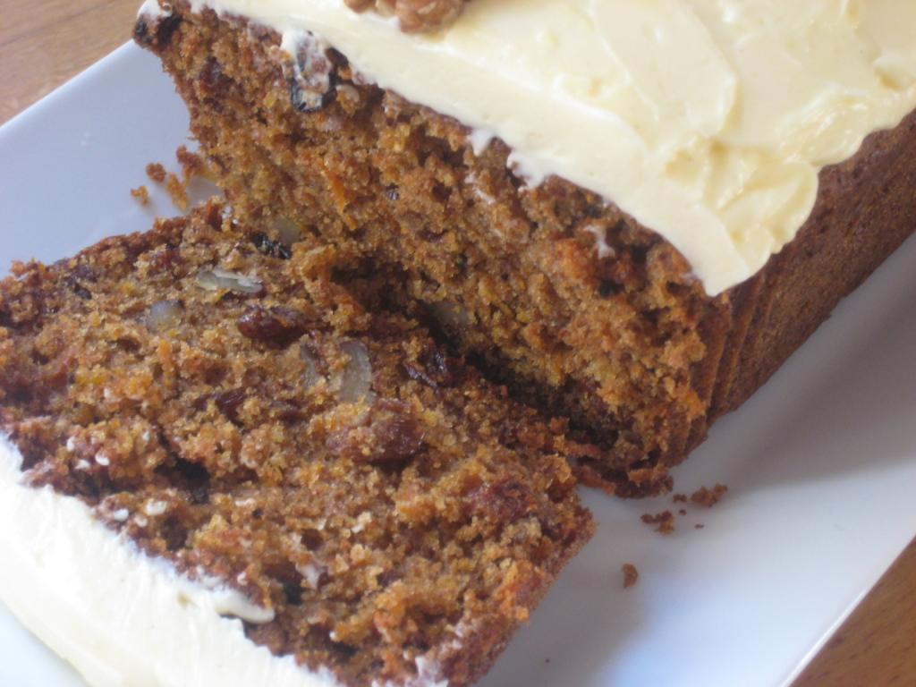 ♥ The Goddess's Kitchen ♥ Carrot Cake with Cinnamon Frosting