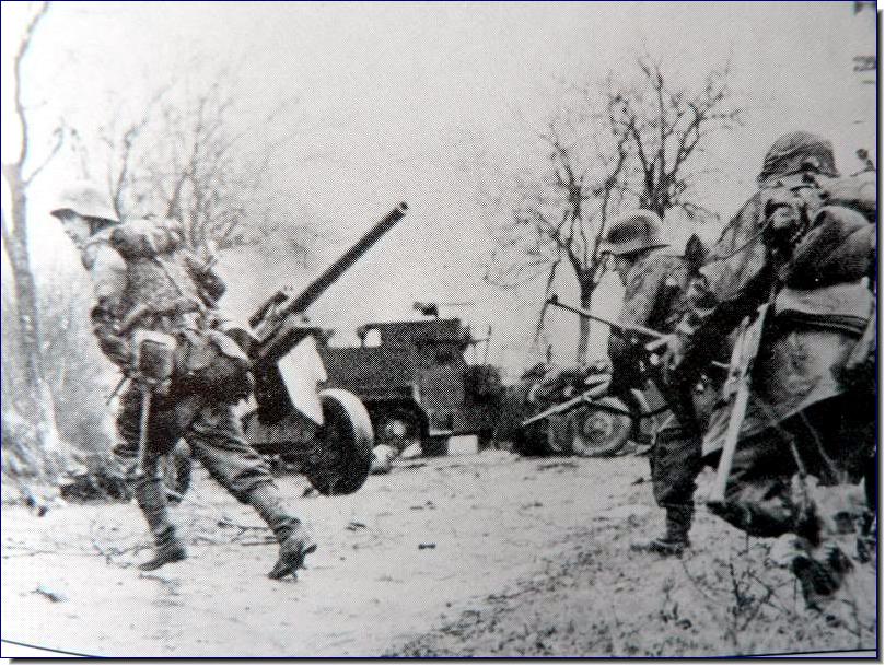 ILLUSTRATED HISTORY: RELIVE THE TIMES: Images Of War, History , WW2 