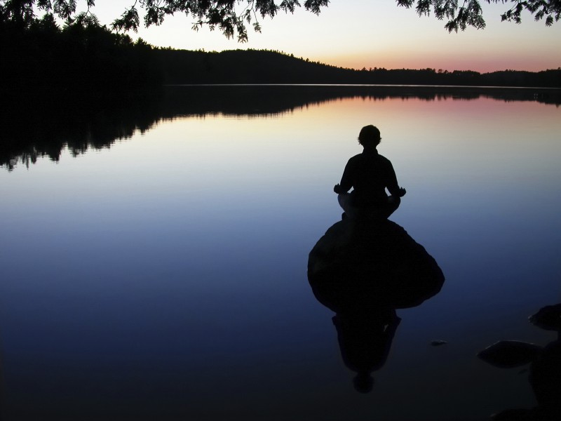 [20090825-154554_lake-meditation.jpg]